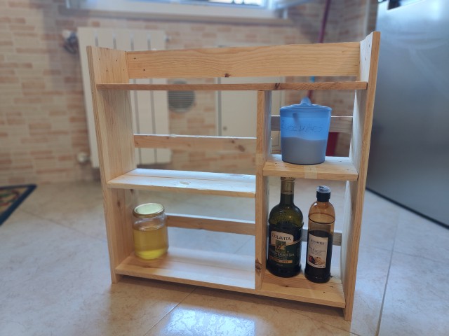 Mensola in costruzione, senza le paratie anteriori